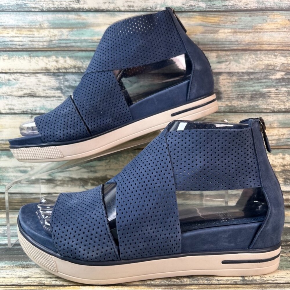 Eileen Fisher Platform Sandal Womens Sz 7 Blue Leather like new condition - Picture 2 of 7
